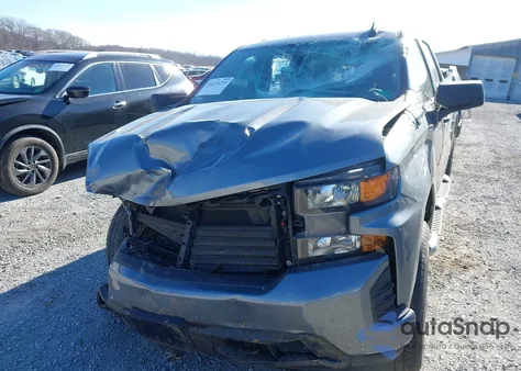 2021 Chevrolet Silverado 1500 4Wd Short Bed Custom z USA, uszkodzony, nr VIN 3GCPYBEK6MG252169